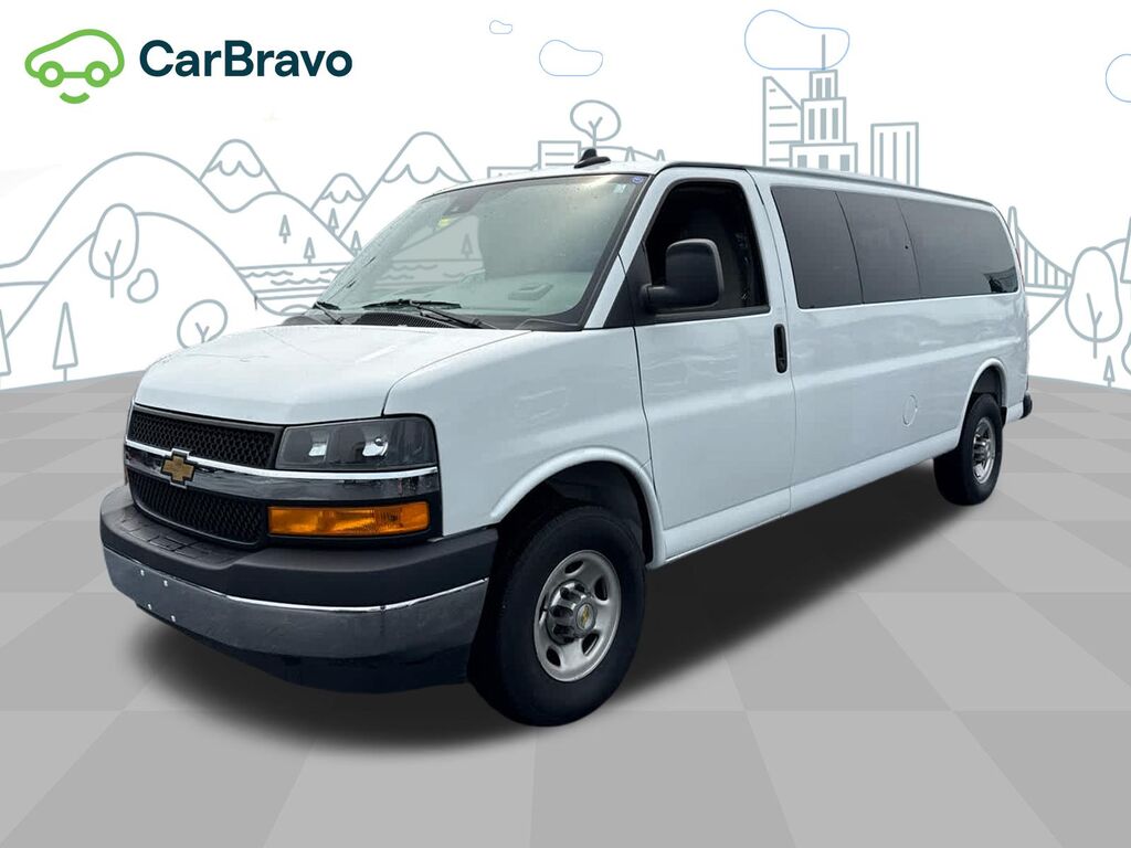 2025 Chevrolet Express Passenger 1LT — photo 1 of 6