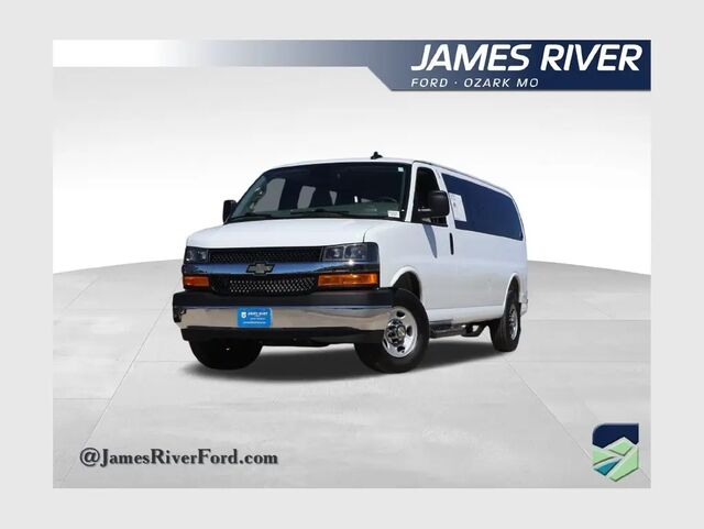 2025 Chevrolet Express LT 3500