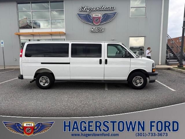 2025 Chevrolet Express LT 3500