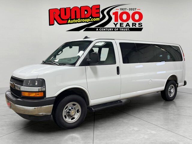 2025 Chevrolet Express Passenger LT