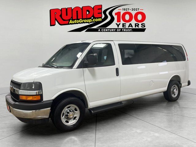 2025 Chevrolet Express Passenger LT