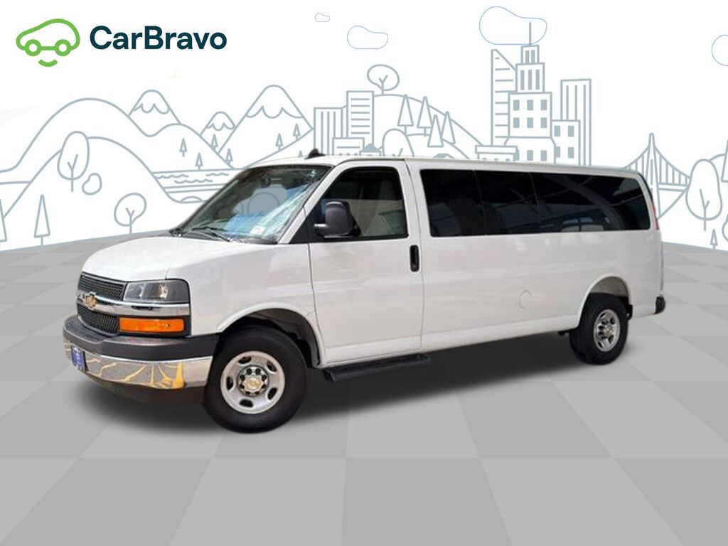 2025 Chevrolet Express Passenger 1LT — photo 1 of 6