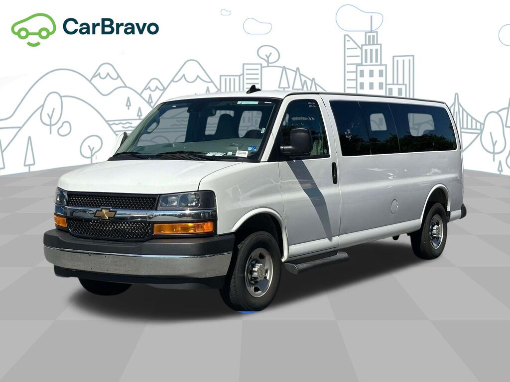 2025 Chevrolet Express Passenger 1LT — photo 1 of 6