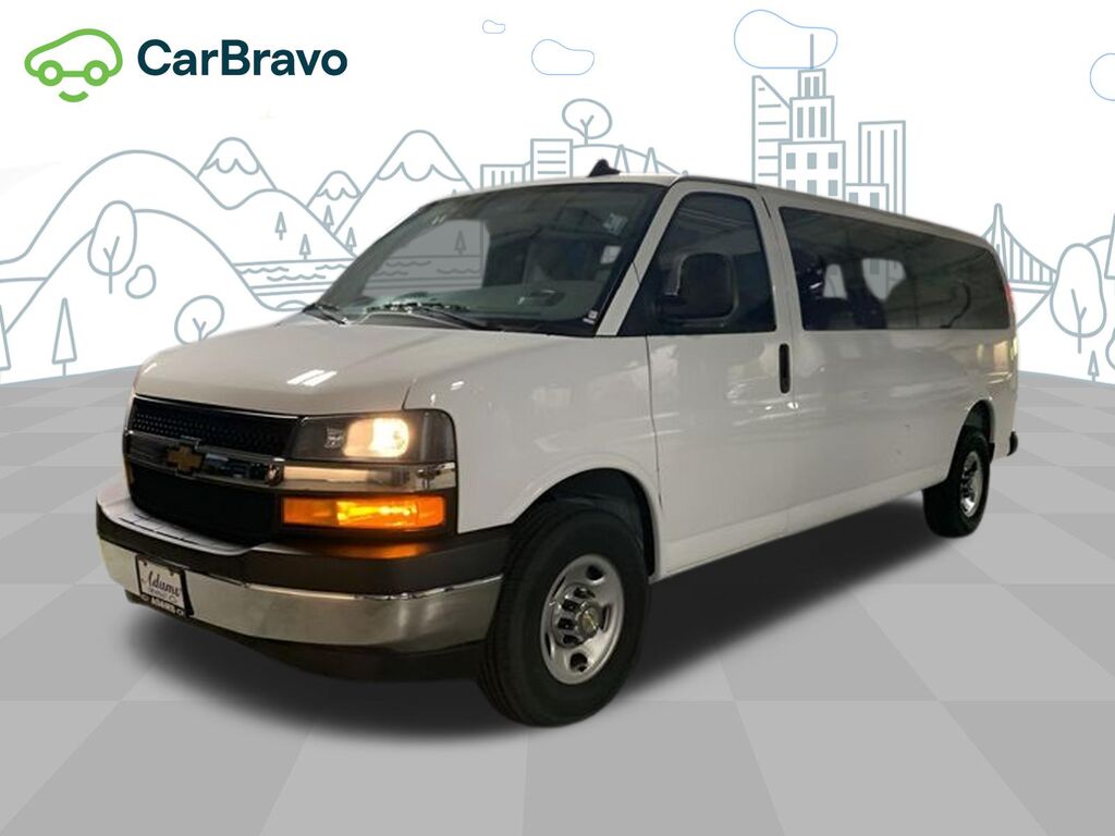2025 Chevrolet Express Passenger 1LT — photo 1 of 6