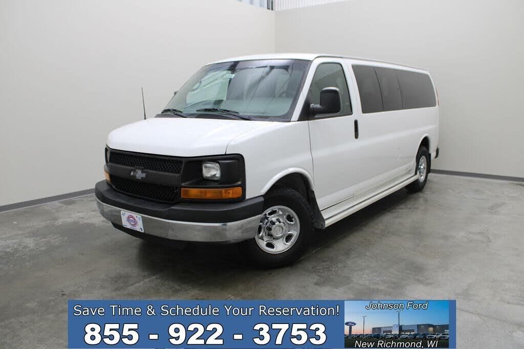 2015 Chevrolet Express LS 3500 — photo 1 of 1