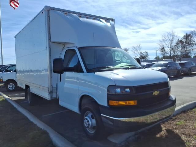 2022 Chevrolet Express 3500 — photo 1 of 13