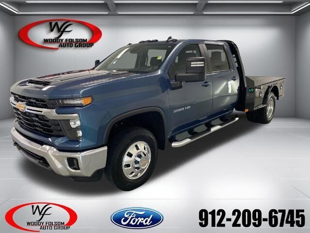 2025 Chevrolet Silverado 3500HD LT — photo 1 of 22