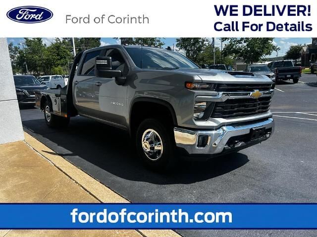 2025 Chevrolet Silverado 3500HD LT — photo 1 of 13