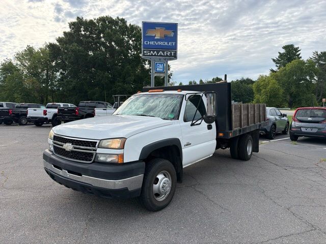 2007 Chevrolet Silverado 3500 Classic WT — photo 1 of 8