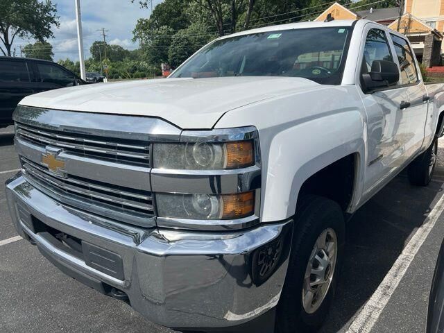 2015 Chevrolet Silverado 2500HD LT — photo 1 of 8