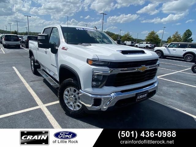 2025 Chevrolet Silverado 2500HD LT — photo 1 of 39