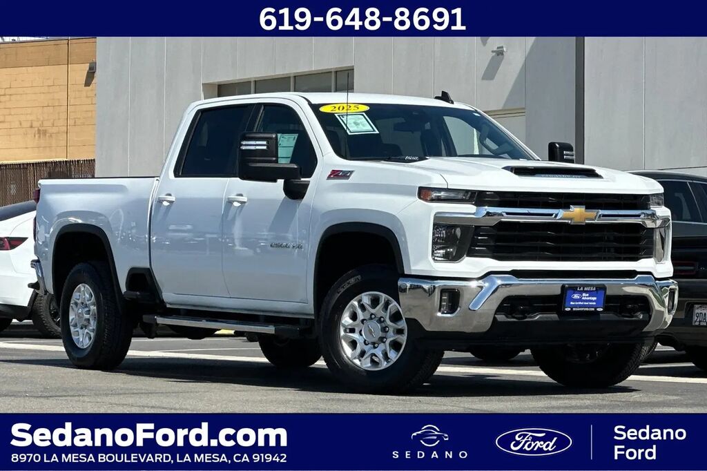 2025 Chevrolet Silverado 2500HD LT — photo 1 of 14