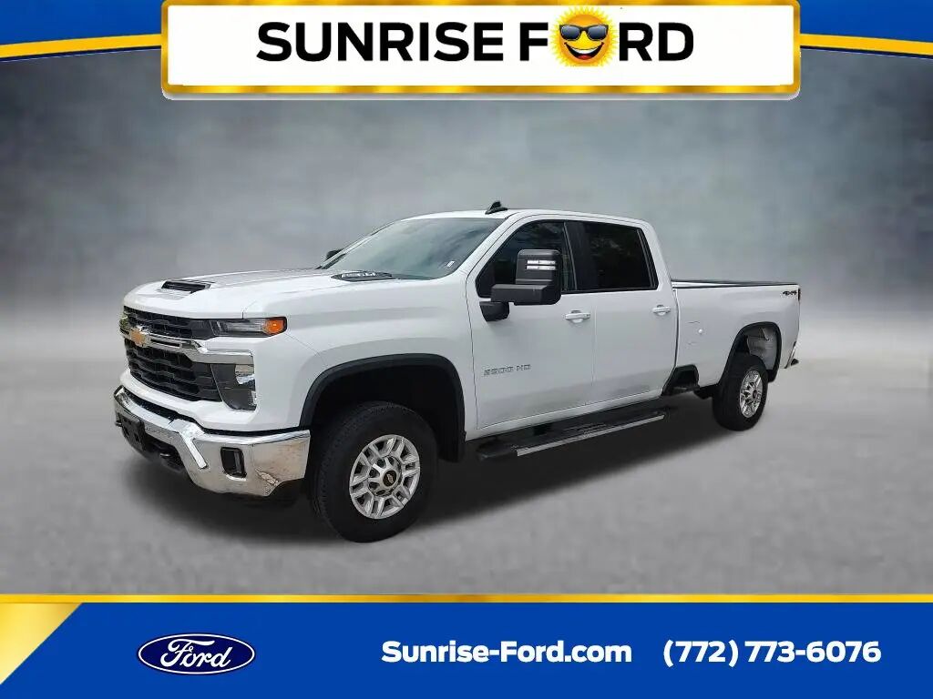 2025 Chevrolet Silverado 2500HD LT — photo 1 of 13