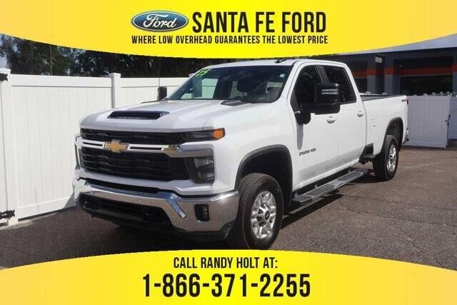 2025 Chevrolet Silverado 2500HD LT — photo 1 of 13