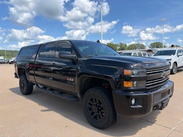 2019 Chevrolet Silverado 2500HD LT — photo 1 of 13