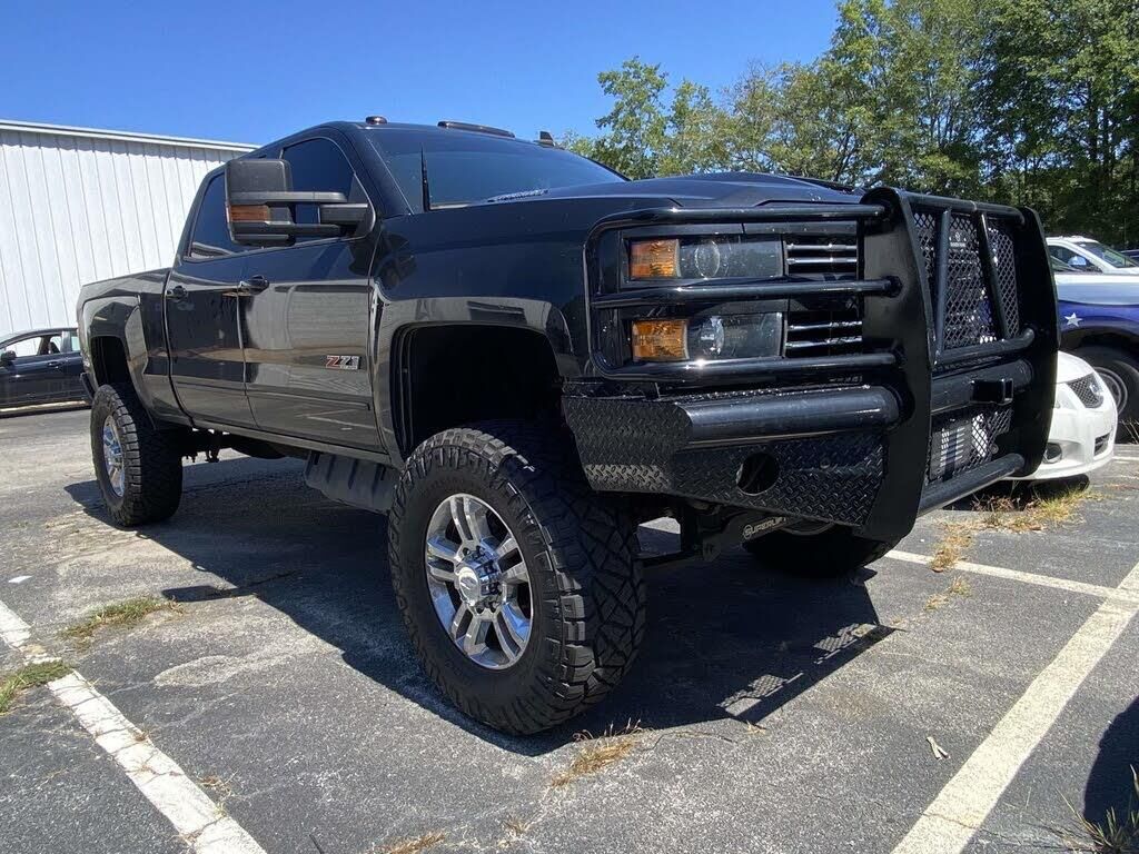 2019 Chevrolet Silverado 2500HD LT — photo 1 of 1