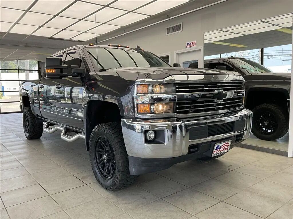 2015 Chevrolet Silverado 2500HD LT — photo 1 of 13