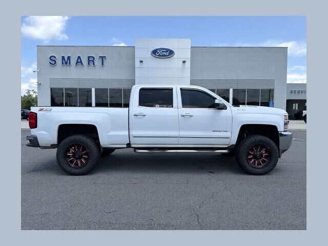 2016 Chevrolet Silverado 2500HD LT — photo 1 of 13