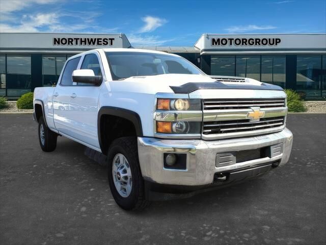 2017 Chevrolet Silverado 2500HD LT — photo 1 of 52