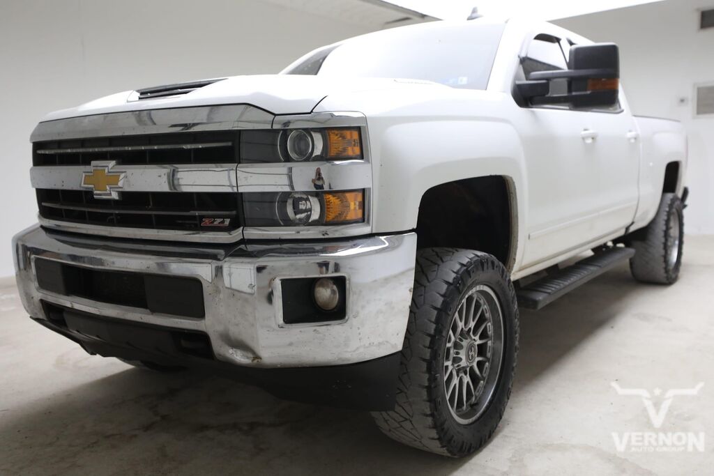 2018 Chevrolet Silverado 2500HD LT — photo 1 of 14