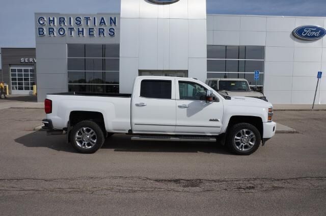 2018 Chevrolet Silverado 2500HD High Country — photo 1 of 26