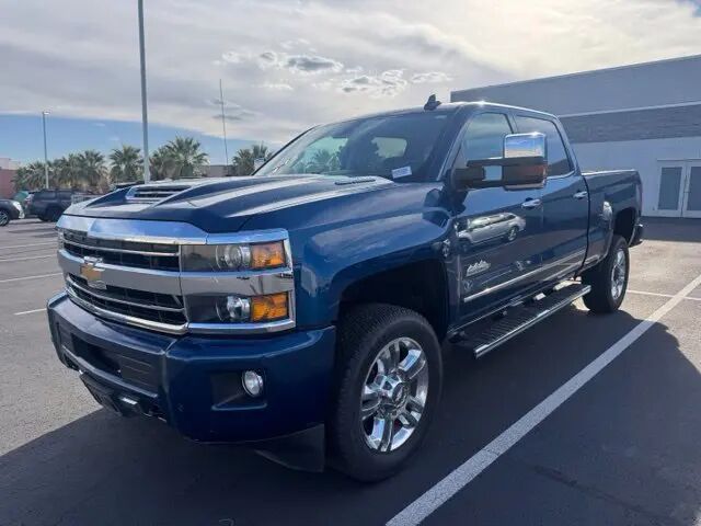 2018 Chevrolet Silverado 2500HD High Country — photo 1 of 8