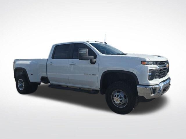 2025 Chevrolet Silverado 3500HD LT — photo 1 of 38