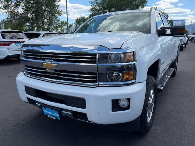 2015 Chevrolet Silverado 3500HD High Country — photo 1 of 13