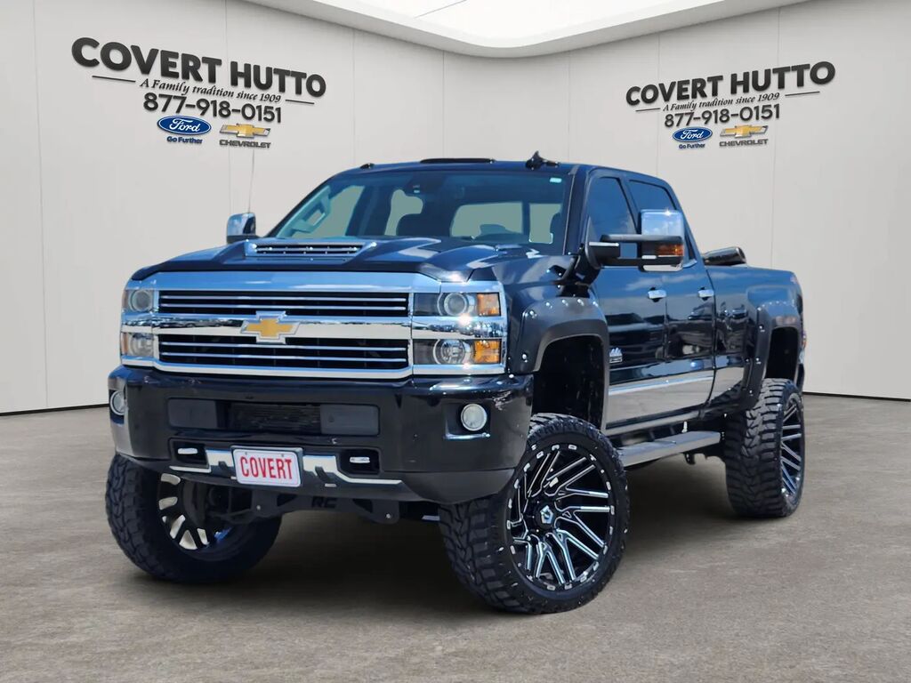 2017 Chevrolet Silverado 3500HD High Country — photo 1 of 14