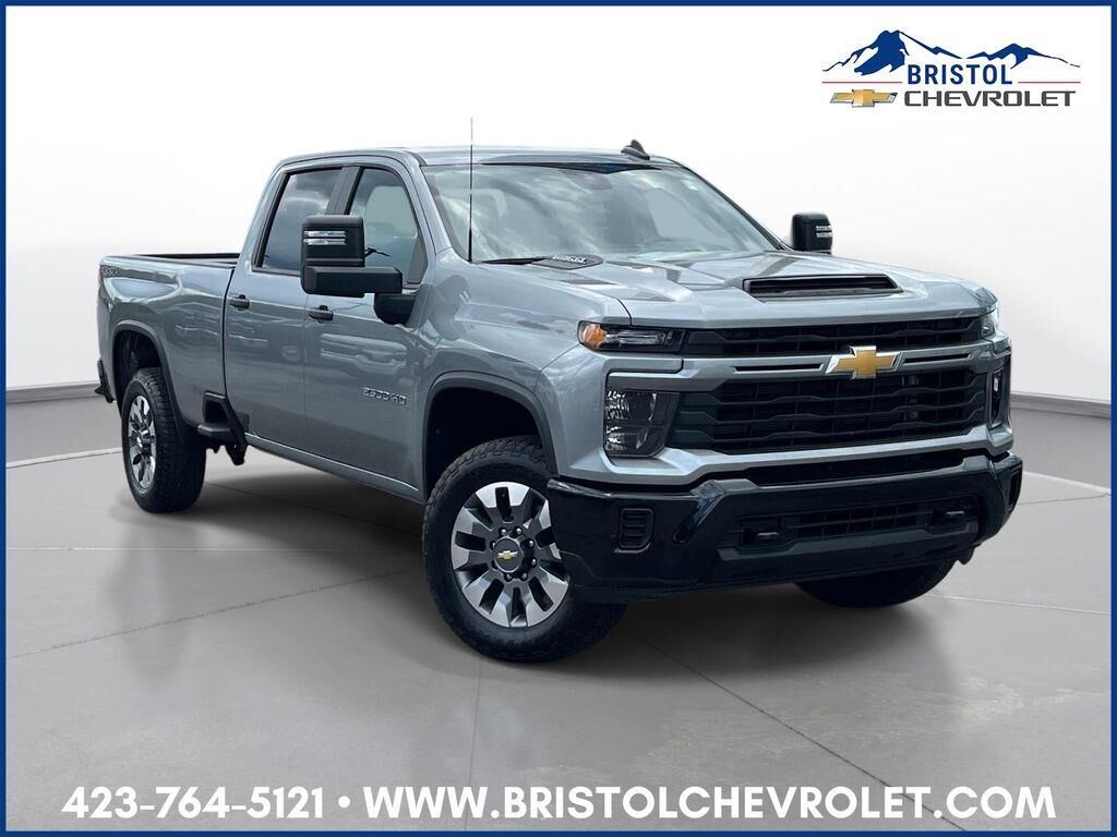 2025 Chevrolet Silverado 2500HD Custom — photo 1 of 13