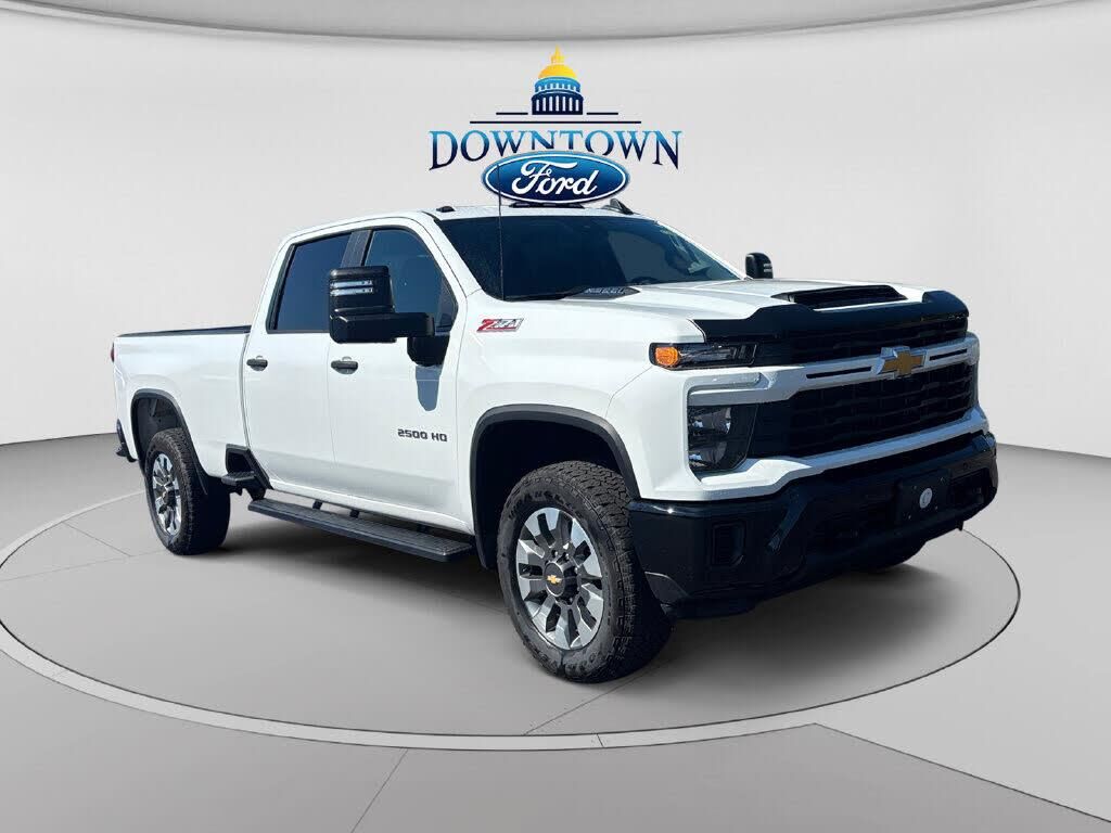 2025 Chevrolet Silverado 2500HD Custom — photo 1 of 1