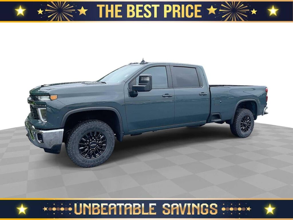 2025 Chevrolet Silverado 3500HD LT — photo 1 of 13