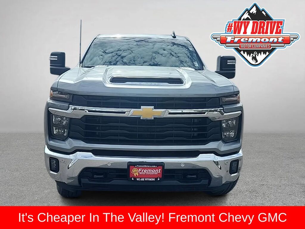 2025 Chevrolet Silverado 3500HD LT — photo 1 of 13