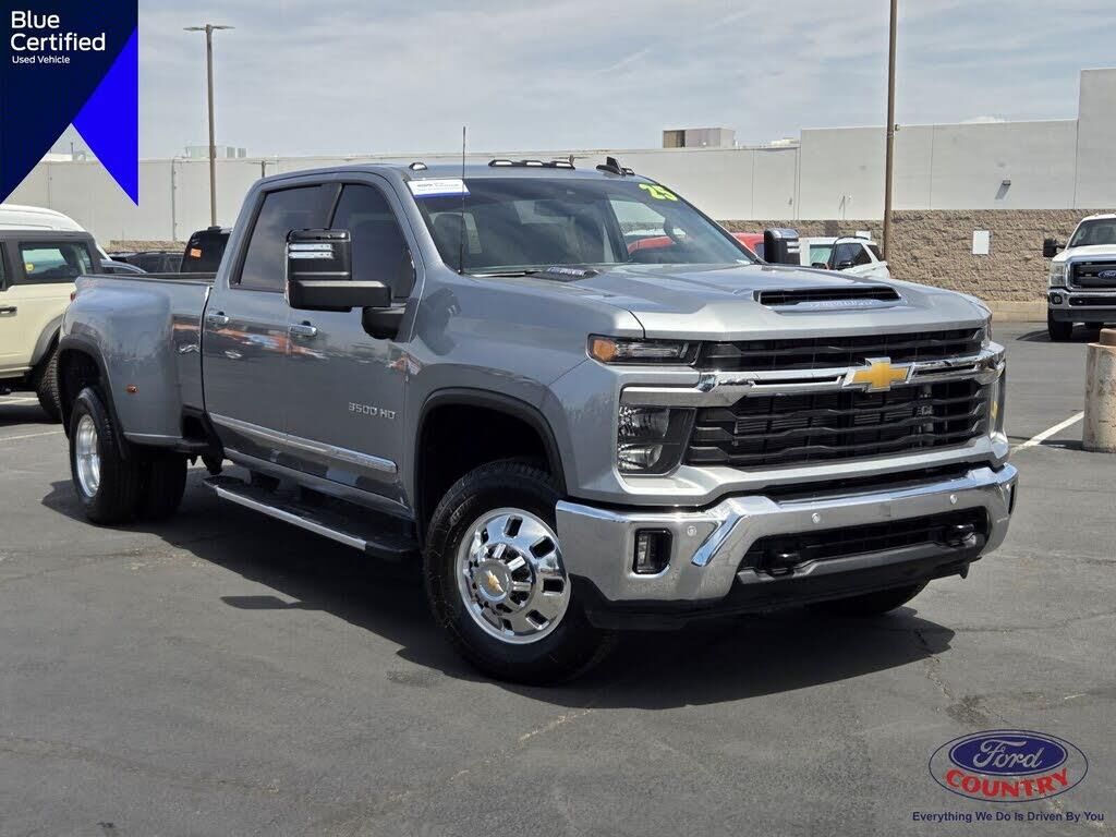 2025 Chevrolet Silverado 3500HD LT — photo 1 of 2