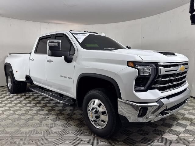 2025 Chevrolet Silverado 3500HD LTZ