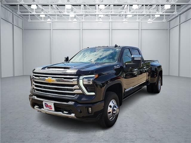 2026 Chevrolet Silverado 3500HD High Country — photo 1 of 13