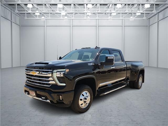 2026 Chevrolet Silverado 3500HD High Country 4x4 Crew Cab 8 ft