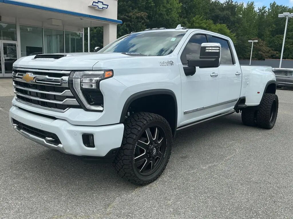 2026 Chevrolet Silverado 3500HD High Country — photo 1 of 13