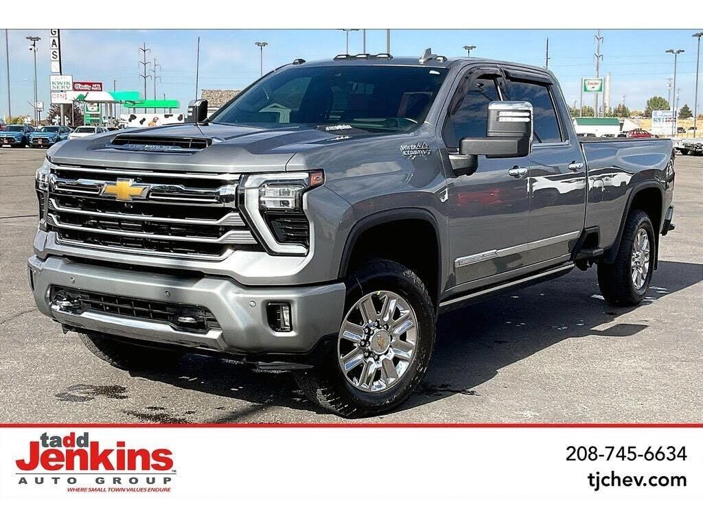2025 Chevrolet Silverado 3500HD High Country — photo 1 of 2
