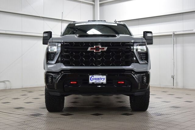 2025 Chevrolet Silverado 2500HD ZR2 — photo 1 of 10