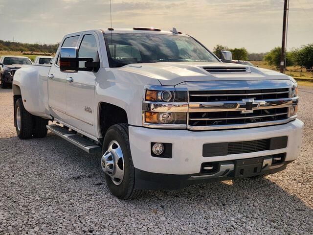 2019 Chevrolet Silverado 3500HD High Country — photo 1 of 3