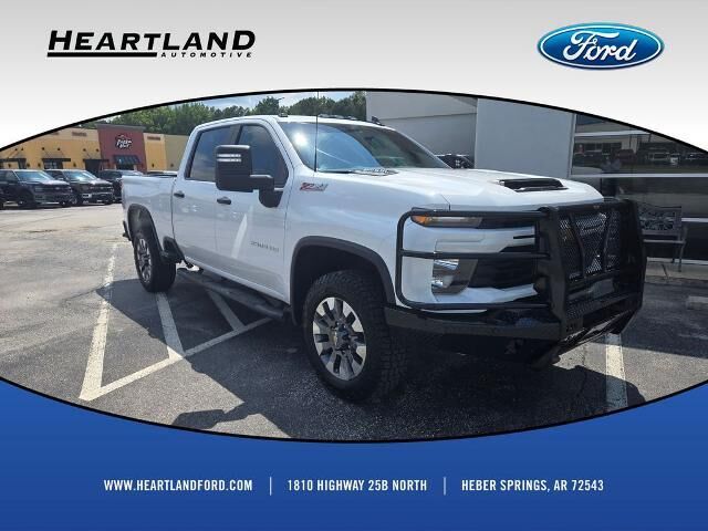 2024 Chevrolet Silverado 2500HD Custom — photo 1 of 27