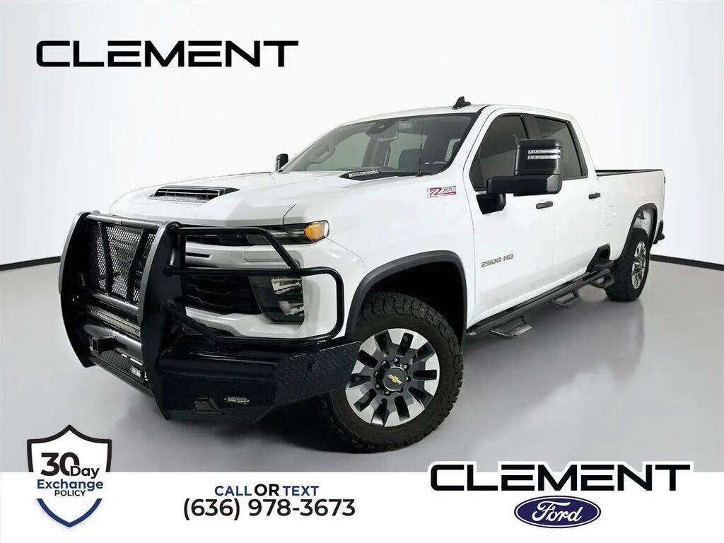 2024 Chevrolet Silverado 2500HD Custom — photo 1 of 9