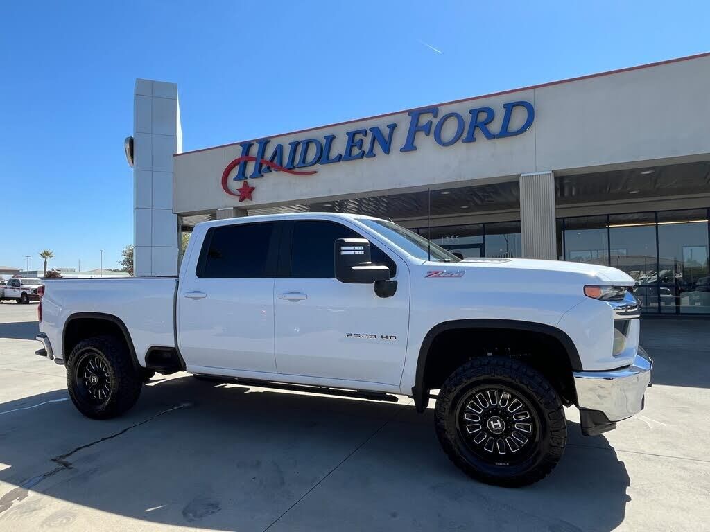 2020 Chevrolet Silverado 2500HD LT — photo 1 of 1