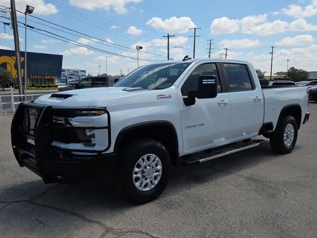 2024 Chevrolet Silverado 2500HD LT — photo 1 of 13