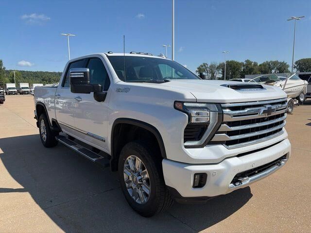 2024 Chevrolet Silverado 2500HD High Country — photo 1 of 13
