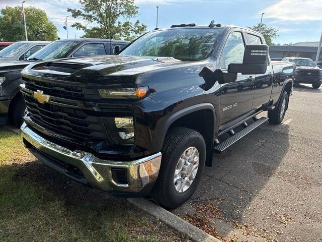 2024 Chevrolet Silverado 3500HD Work Truck — photo 1 of 10