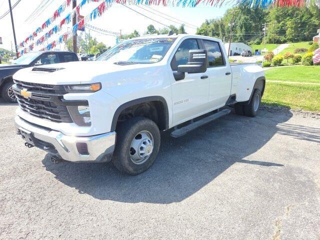 2024 Chevrolet Silverado 3500HD Work Truck — photo 1 of 5