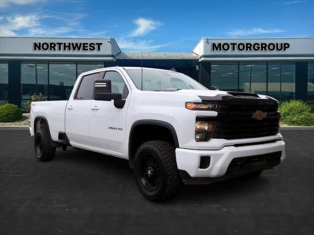 2024 Chevrolet Silverado 3500HD LT — photo 1 of 27