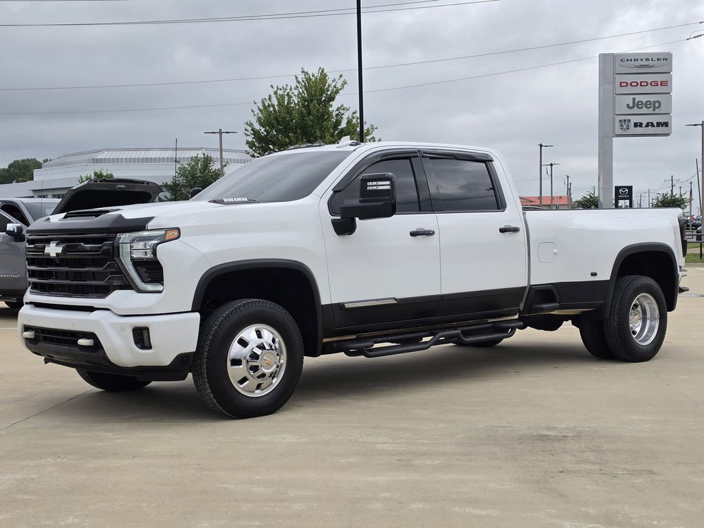 2024 Chevrolet Silverado 3500HD High Country — photo 1 of 13
